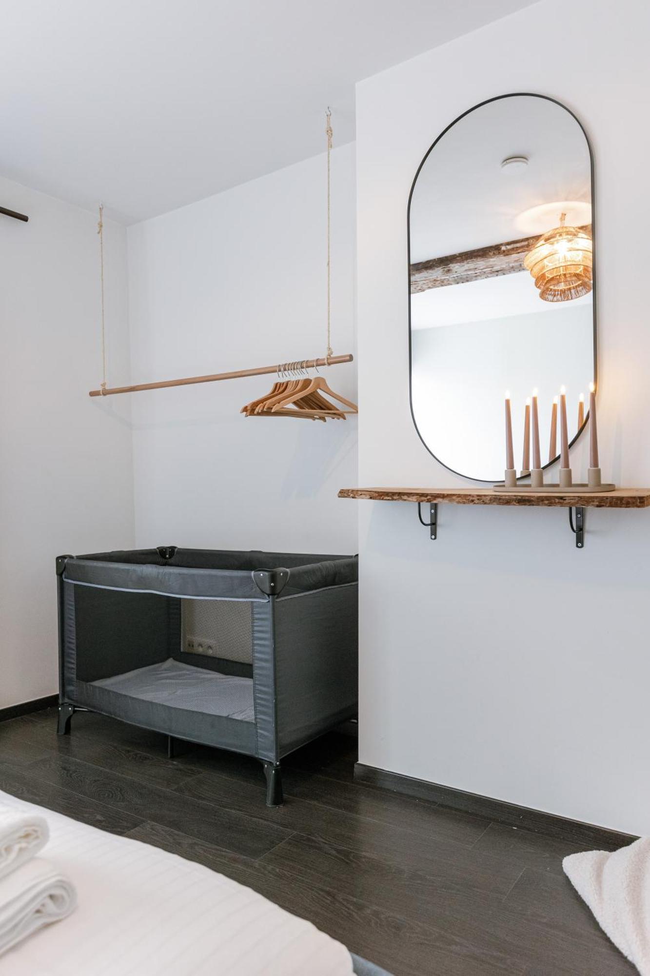 Right In The City Center Your Ghent Getaway Екстер'єр фото